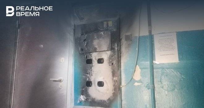 В Татарстане в многоквартирном доме загорелся щиток: спасено три человека