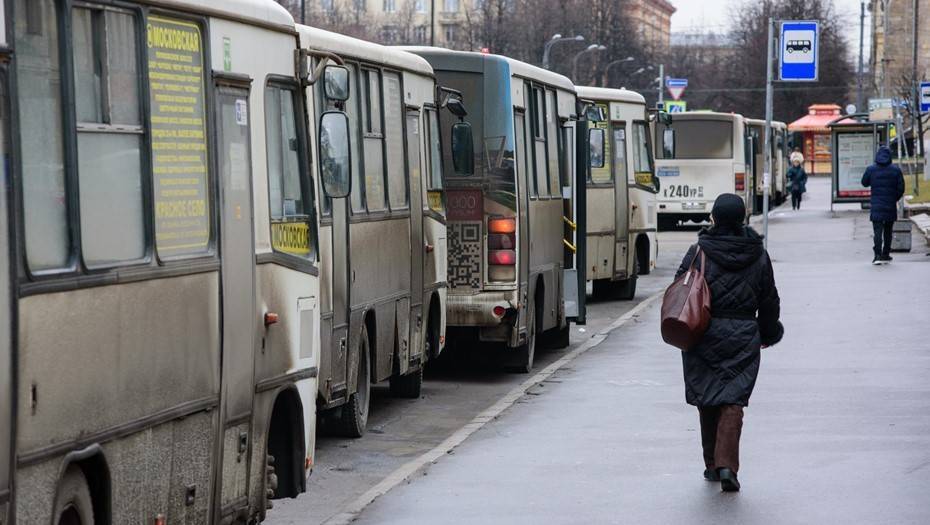 Восемь человек пострадали в ДТП с маршруткой в Петербурге