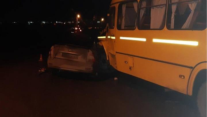 ДТП в Миассе: при столкновении легковушки с автобусом погибла девушка