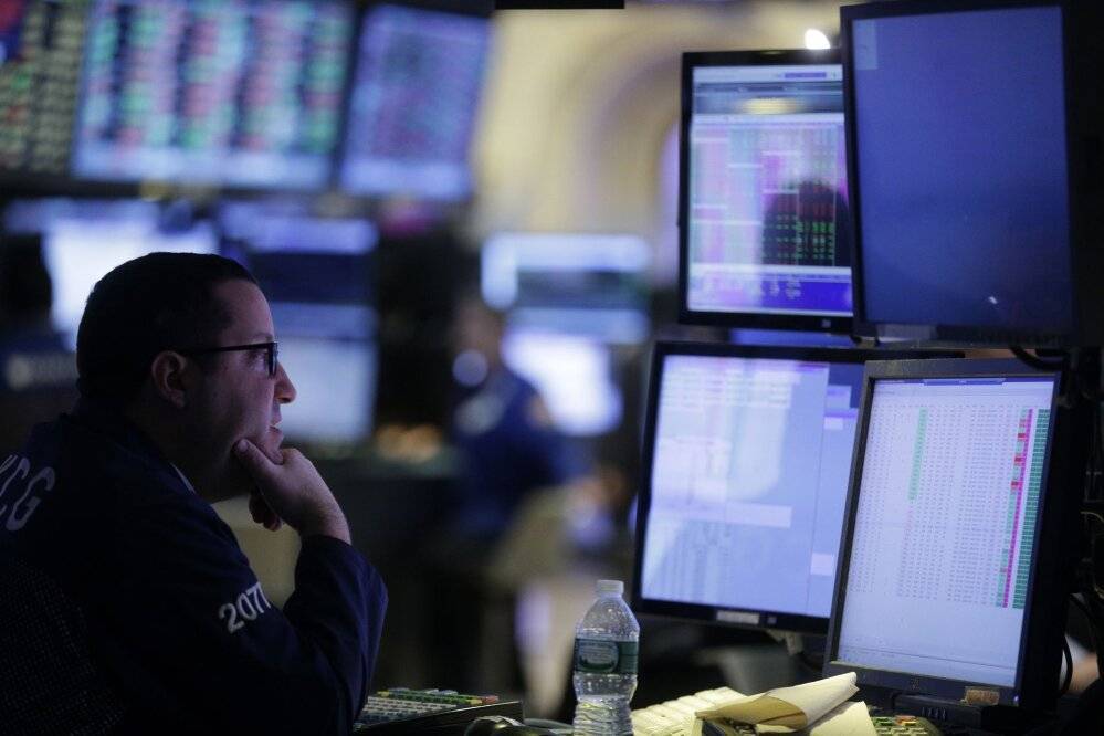 Торги на американских биржах приостановили после падения индексов на 7%