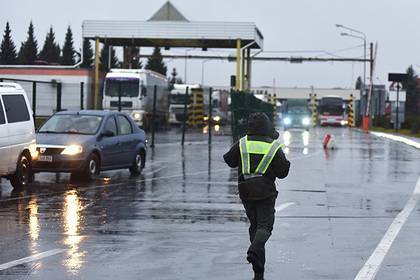 Украина решила закрыть две трети пунктов пропуска через границу