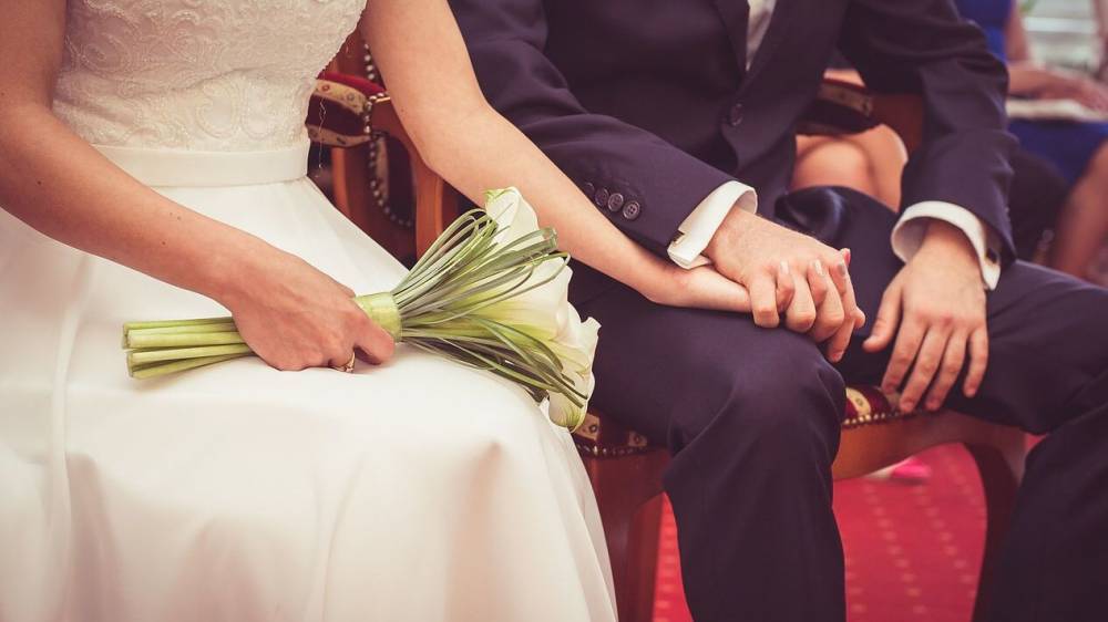 Коронавирус стал причиной запрета проведения свадеб и похорон в Италии
