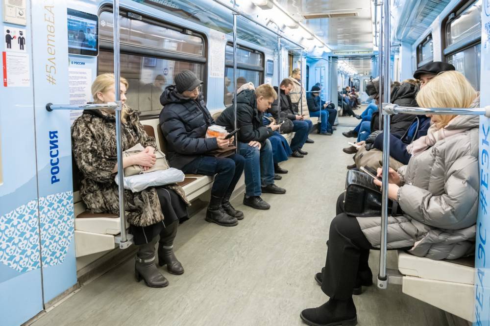 Москвичам посоветовали пересесть на метро из-за сильного ветра