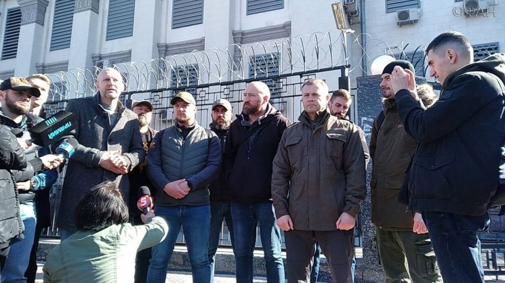 Украинские радикалы предъявили девять требований к Зеленскому