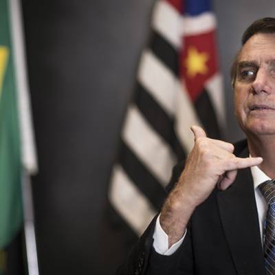 Коронавирус выявили у сотрудника секретариата президента Бразилии Жаира Болсонару