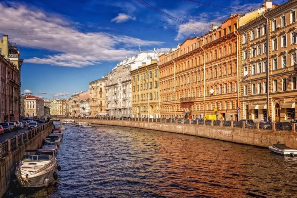 Более 20 исторических фасадов отреставрируют в Петербурге до конца 2021 года