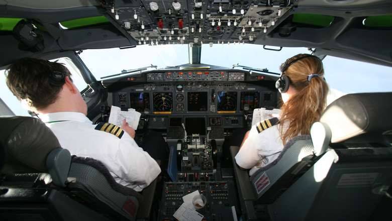 Эксперт: из-за угрозы сокращения российские пилоты сбегут за рубеж в поисках работы