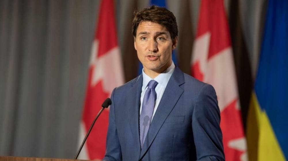 Премьер Канады Трюдо помещен под карантин из-за симптомов коронавируса у жены