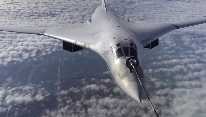Российские Ту-160 выполнили 15-часовой полет над северной Атлантикой