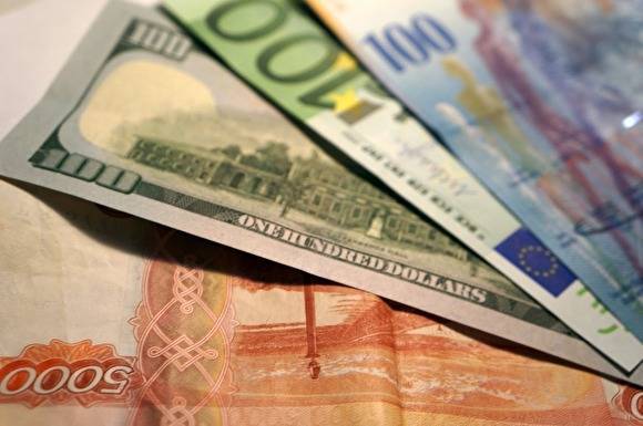 Эксперты «Известий» спрогнозировали курс валют на март и апрель