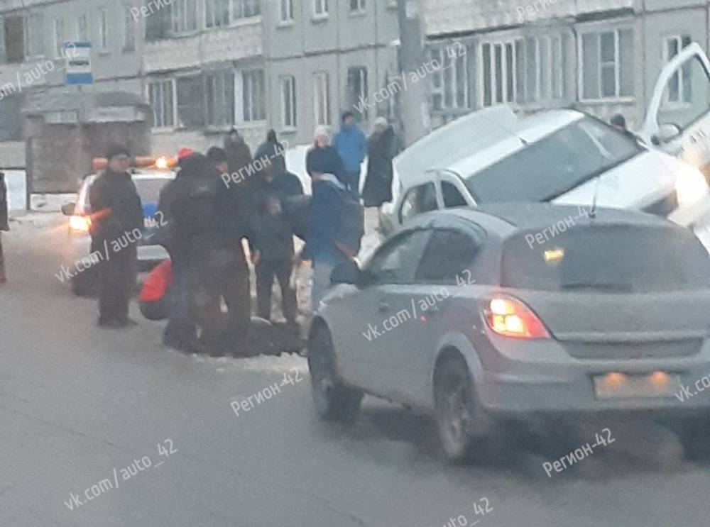 Таксист попал в аварию в Ленинском районе Кемерова