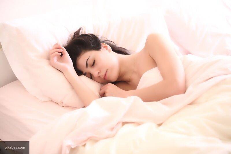 Сомнолог Максимова рассказала, как правильно спать для бодрости днем