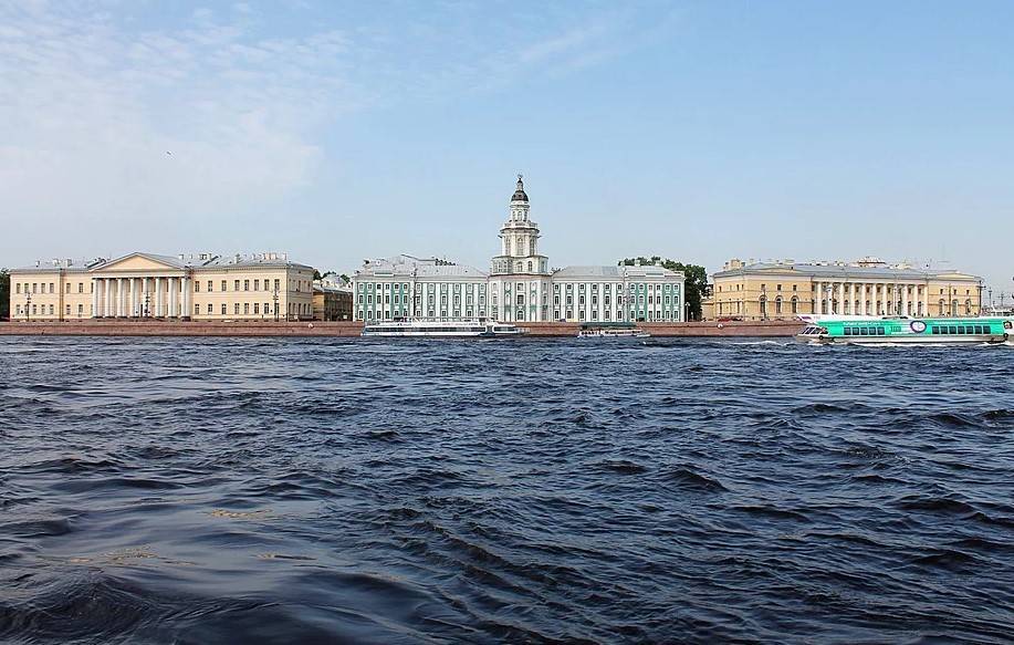 Власти Петербурга уточнили время открытия дамбы после угрозы наводнения