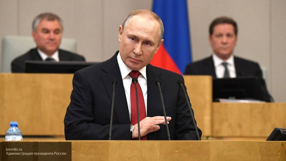 Путин заявил, что благодаря санации банков миллионы вкладчиков не пострадали