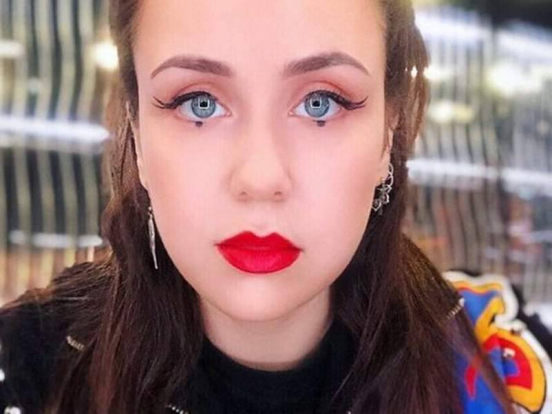 "Я выживала": актрису из Татарстана затравили в Сети из-за шоу Навального