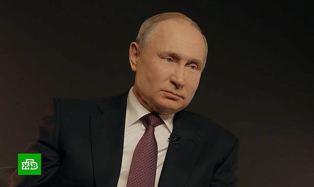 Владимир Путин объяснил высокие доходы главы госкорпораций. Так устроено везде