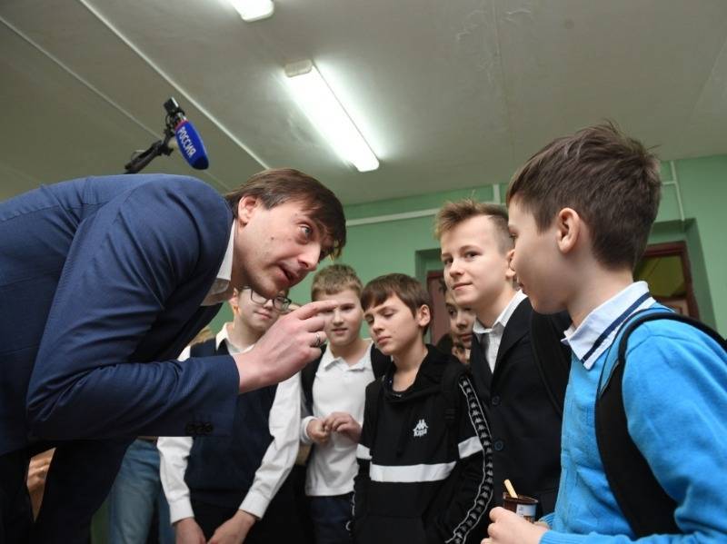 В Кемеровской области 9-классникам задали сочинение о поправках в Конституцию