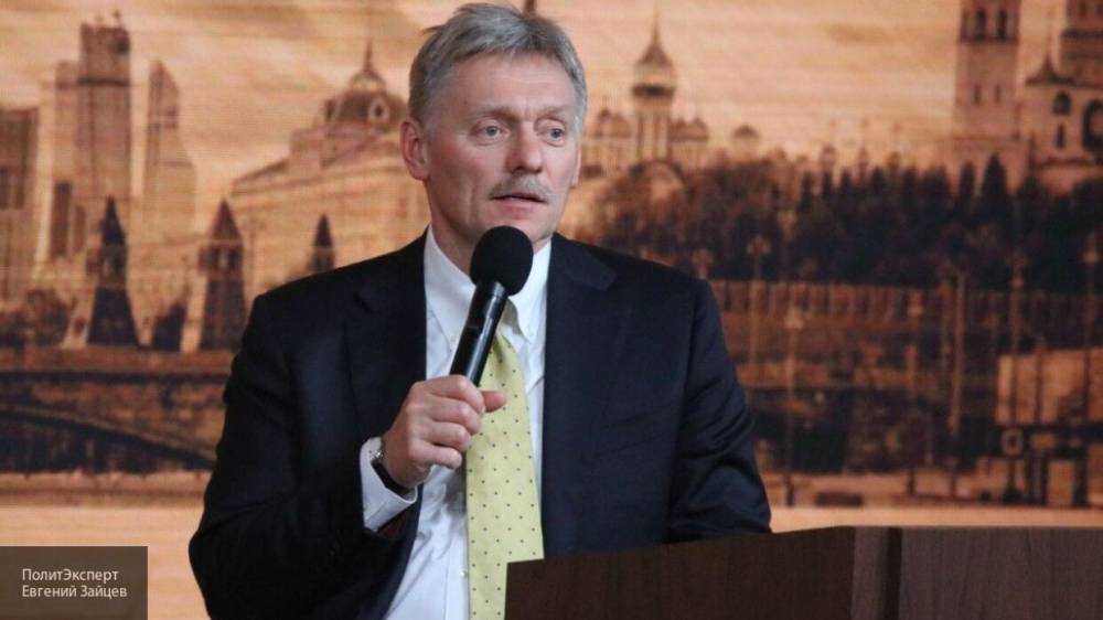 Песков призвал журналистов не приходить в Кремль с симптомами ОРВИ