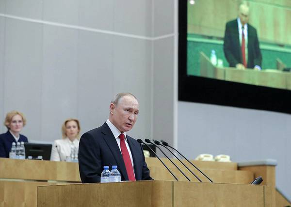 Если у вас насморк – пожалуйста, не приходите в Кремль: Песков рассказал, как Путина берегут от коронавируса