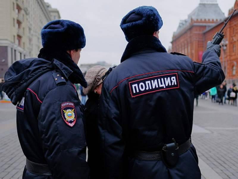 Двух московских полицейских уволили за селфи в морге
