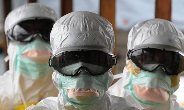 В Уфе медики в защитных костюмах приехали в школу за ребенком с подозрением на коронавирус