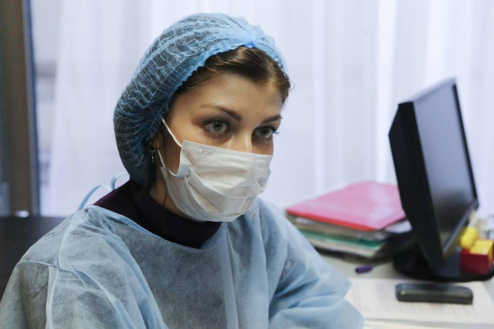 Женщину с коронавирусом доставили в Боткинскую больницу Санкт-Петербурга
