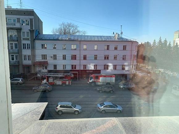 В Челябинске МЧС подняли по тревоге из-за вызова к дому напротив правительства