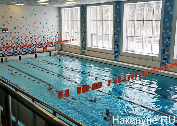 В Магнитогорске голый мужчина попытался проникнуть в бассейн, где плавали дети