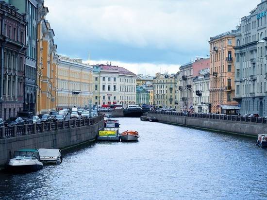 В Петербурге вводят режим повышенной готовности из-за коронавируса