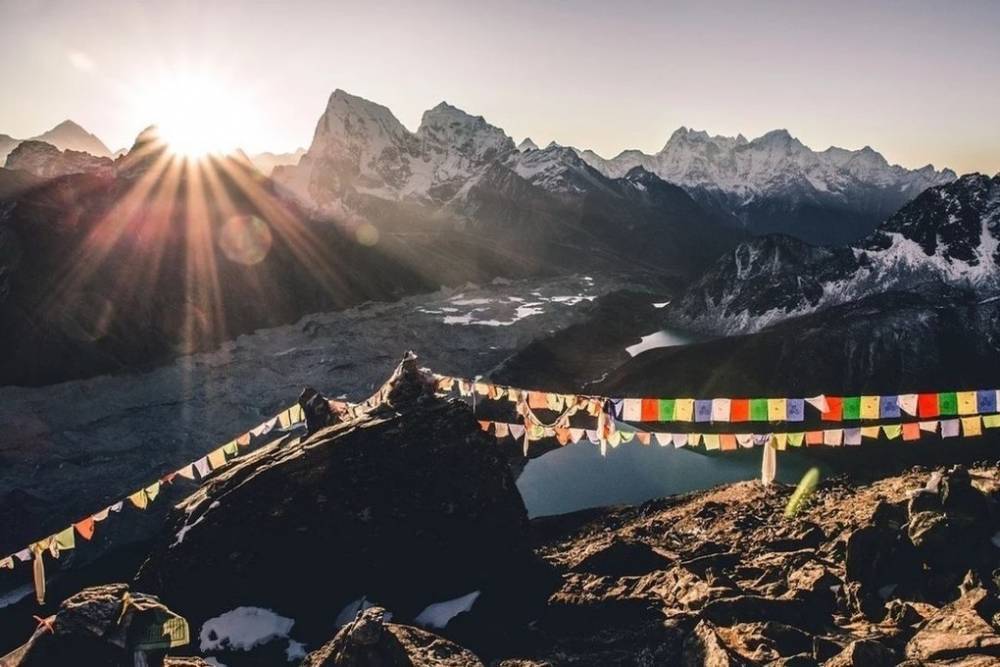 Непал запретил восхождение на Эверест из-за коронавируса