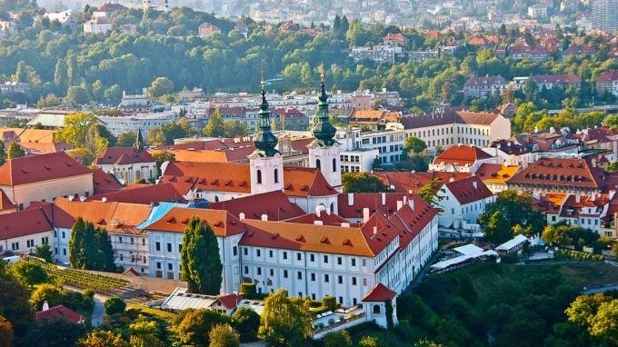 Чехия с 16 марта вводит полный запрет на въезд и выезд из страны