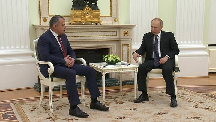 Путин и Бибилов встретились в Кремле