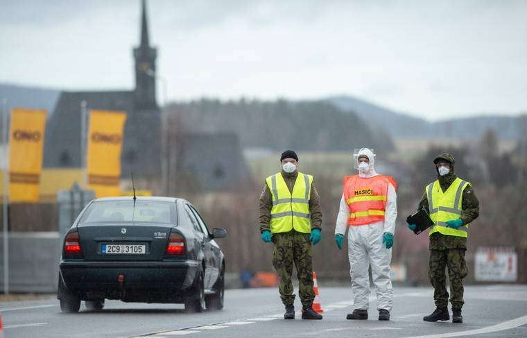 Чехия полностью закрыла границы из-за коронавируса