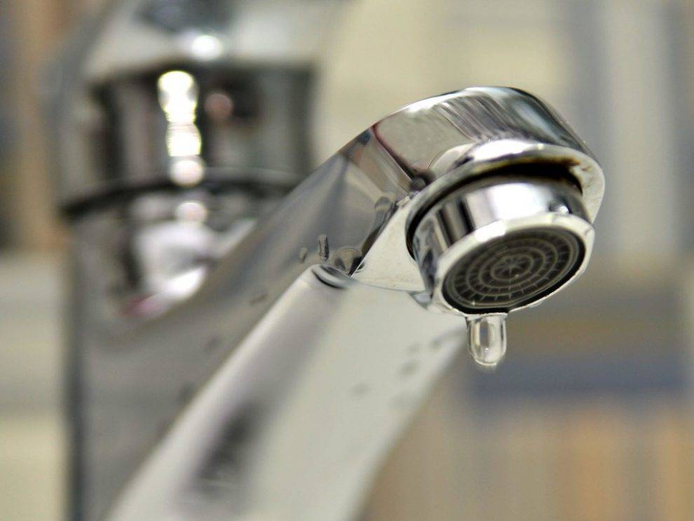В понедельник несколько домов и предприятий Глазова останутся без холодной воды