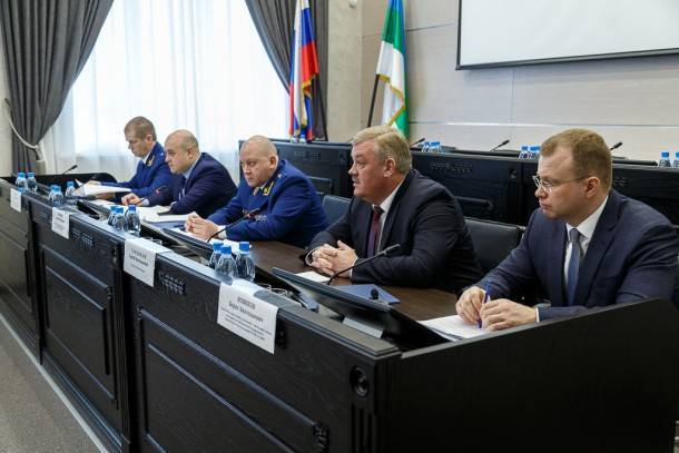 Сергей Гапликов принял участие в совещании с заместителем генпрокурора России Алексеем Захаровым