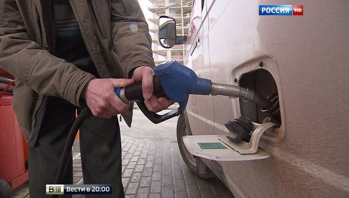 Российские нефтяники пообещали не повышать цены на АЗС выше инфляции