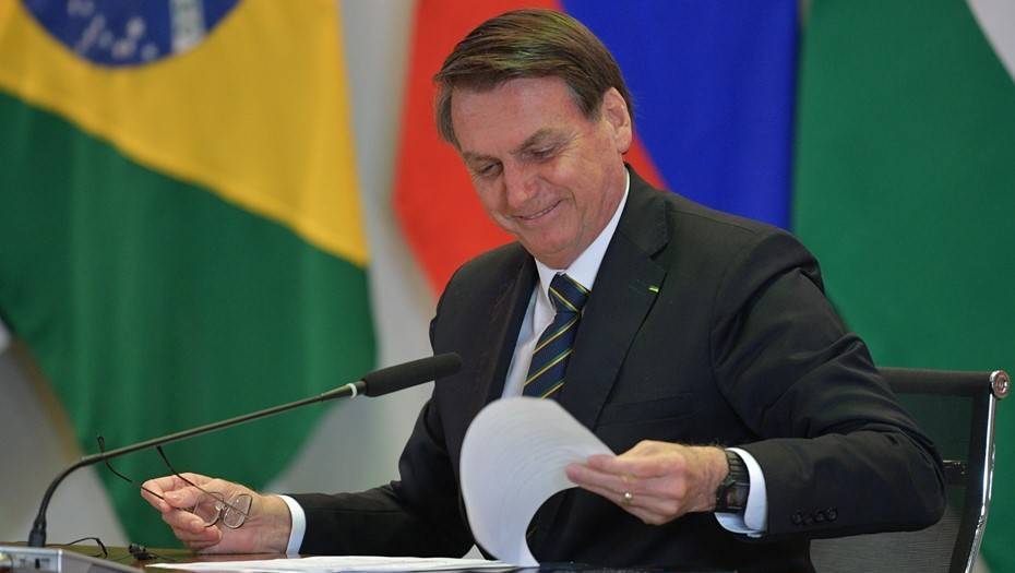 СМИ: президент Бразилии Болсонару заразился коронавирусом