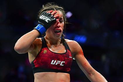 «Изуродованная» чемпионкой UFC девушка-боец показала лицо после схватки
