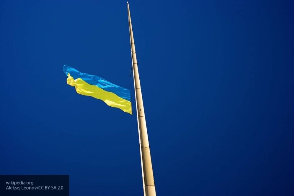 Киев "полностью ограничивает" пассажирское авиасообщение с 17 марта