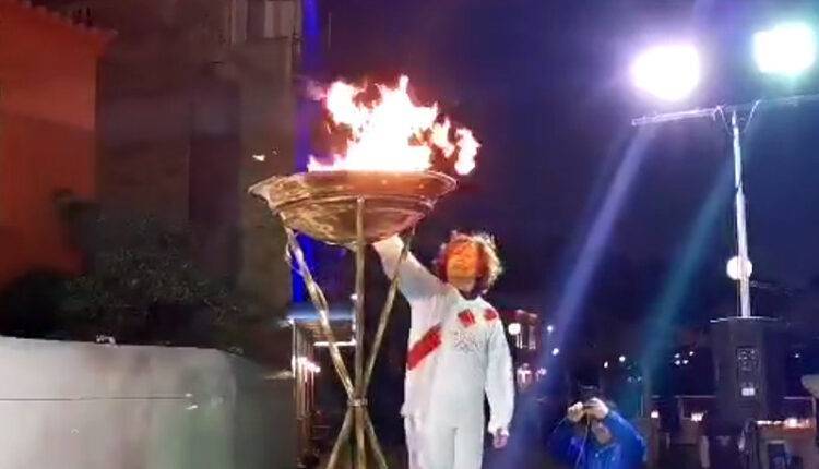 Греки отменили эстафету олимпийского огня — его тихо передадут японцам