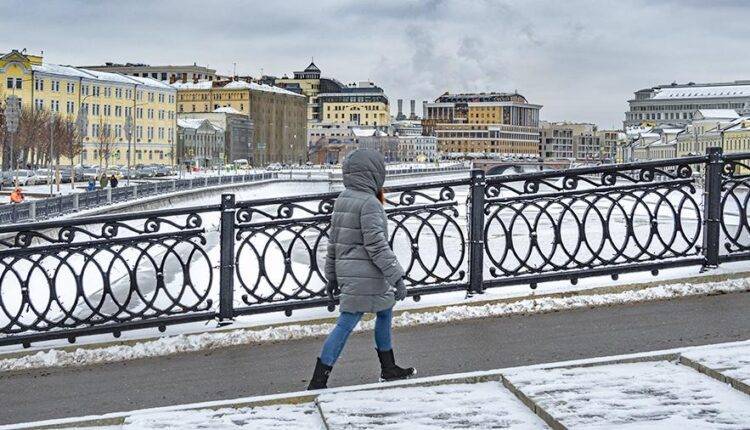 Синоптики пообещали москвичам снежные выходные