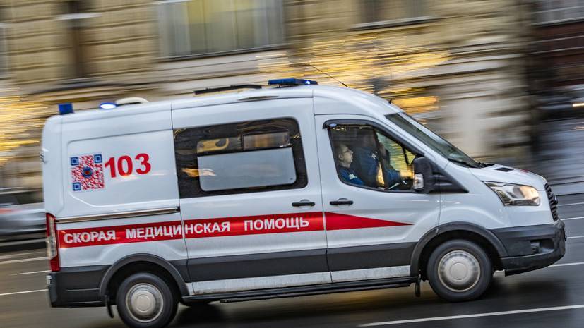 Три человека пострадали в ДТП с участием скорой помощи в Петербурге