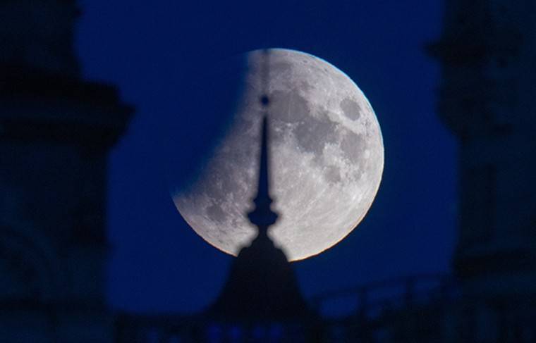 СМИ: Москва и Пекин договариваются о создании общей базы на Луне