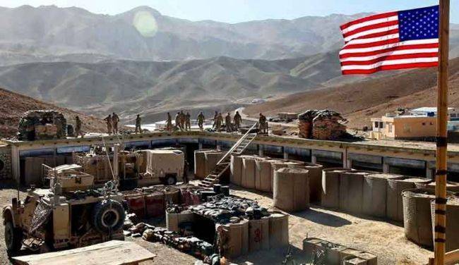 Сирийский офицер-дезертир рассказал, что за боевиками в Идлибе стоят США