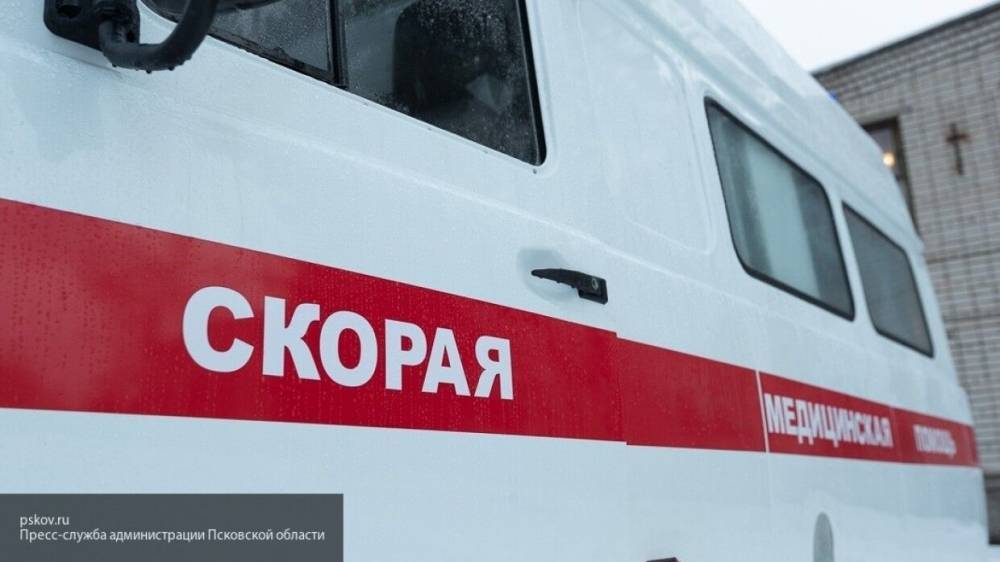 Три человека получили травмы в аварии при столкновении "скорой" с KIA в Петербурге