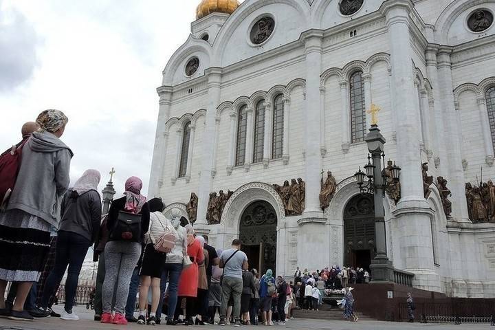 РПЦ отказалась отменять богослужения из-за коронавируса
