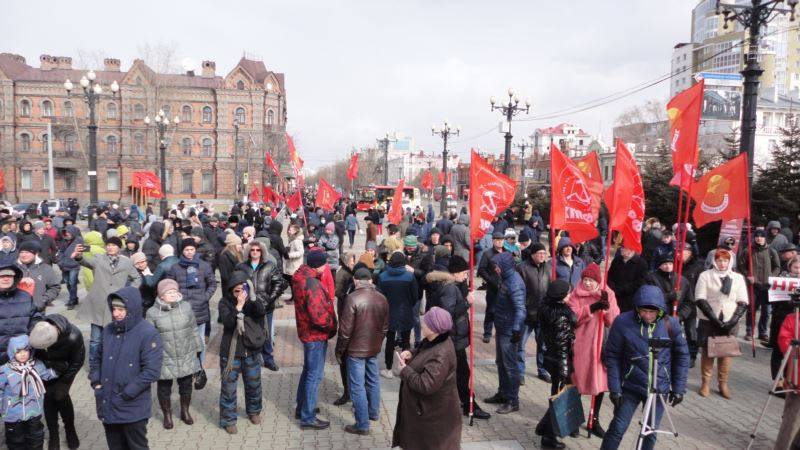 В Хабаровске и Иркутске прошли акции против поправок в Конституцию