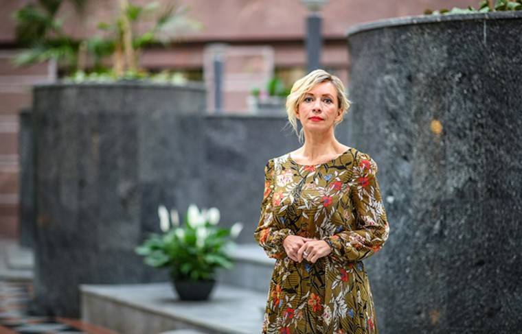 Пандемия: Захарова дала совет россиянам, оказавшимся за границей