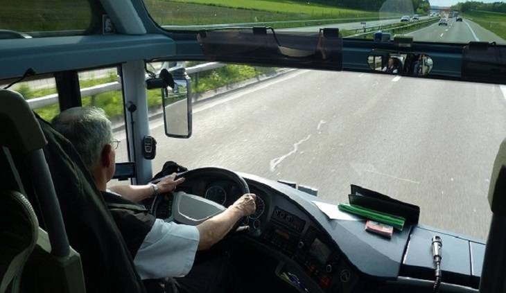 Начаты испытания системы, которая не даст водителю автобуса заснуть