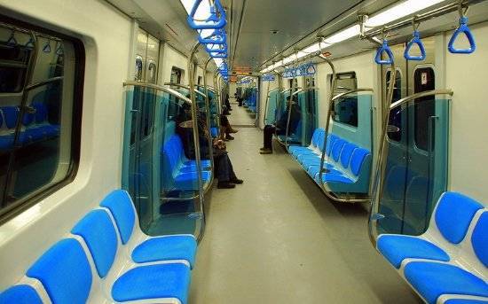 Алматинца, пугавшего кашлем людей в метро, арестовали на десять суток